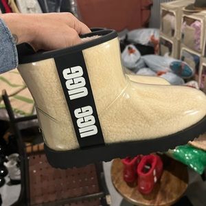 Ugg Snow boot classic mini